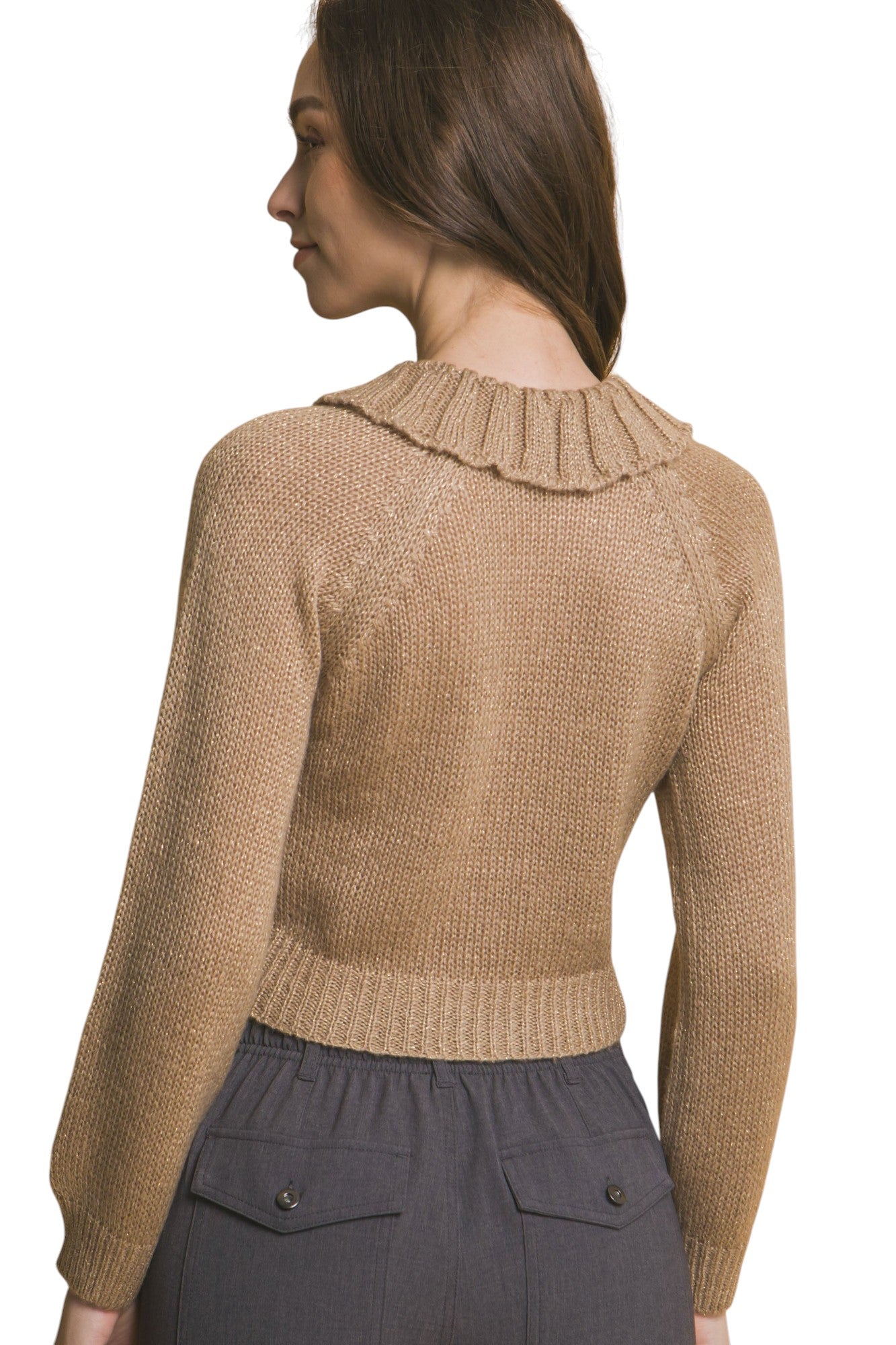 Short collard sweater